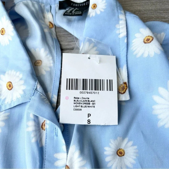 NWT Forever  21 Light Blue Daisy Open Back Button Down Shirt Dress - Picture 9 of 13